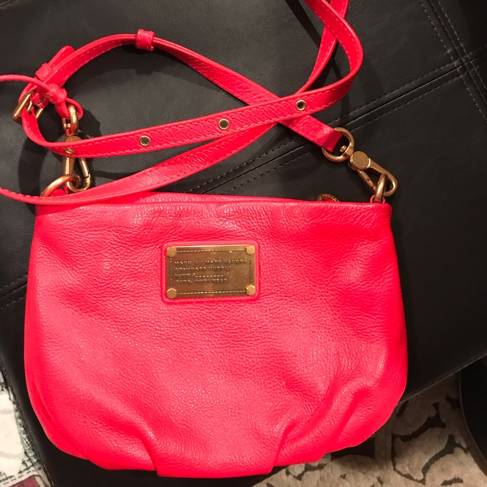 Mac Jacobs hot pink crossbody bag